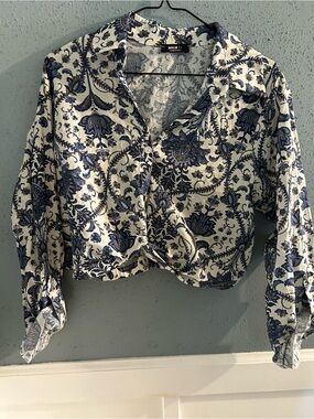 Nina Lee Blue Floral Tie-Front Button Down Shirt